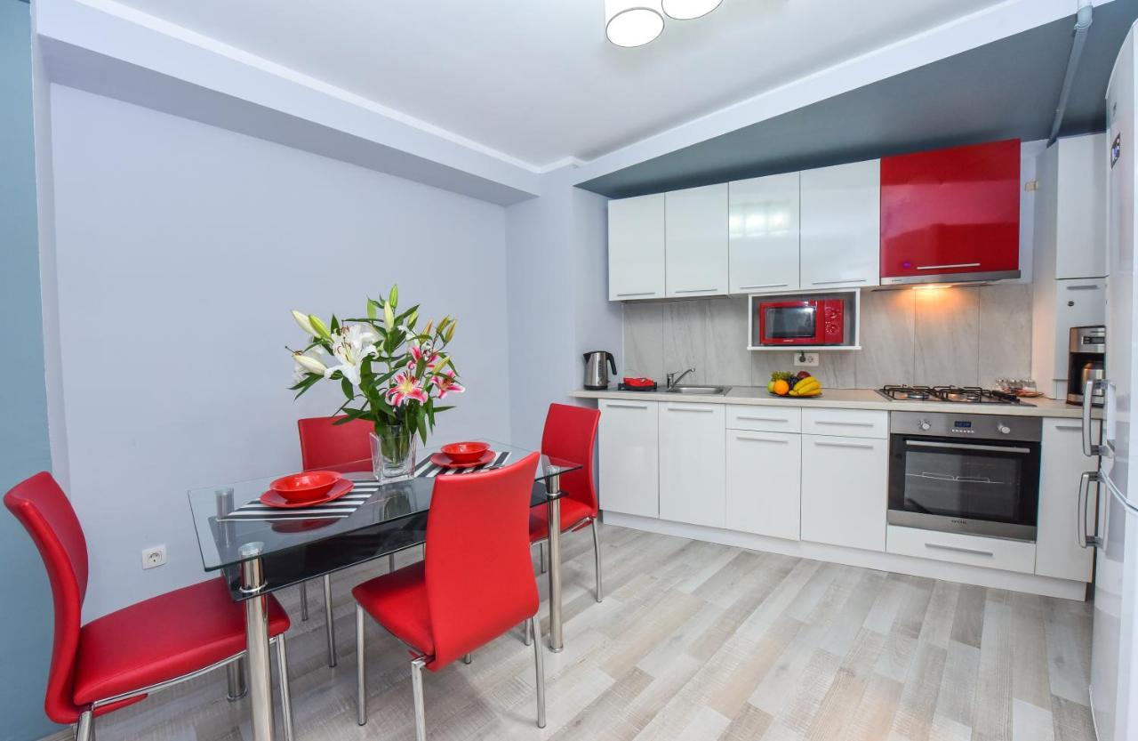 Ideal Old Town Apartment *