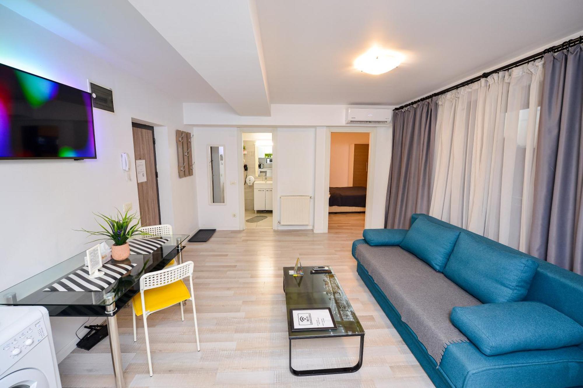 Ideal Old Town Apartment *