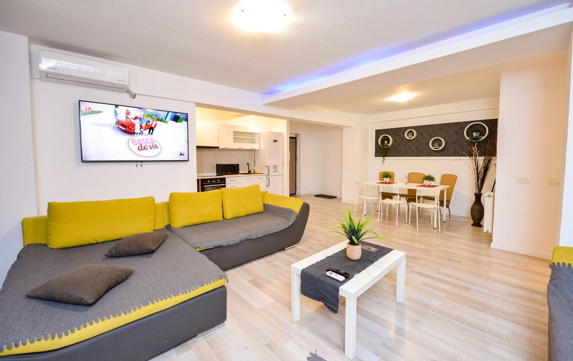 Ideal Old Town Apartment *